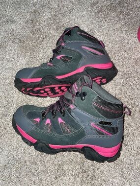 Mountain Warehouse waterproof hiking boots women’s size 5